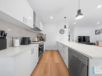 8 Success Place, Hampton Park