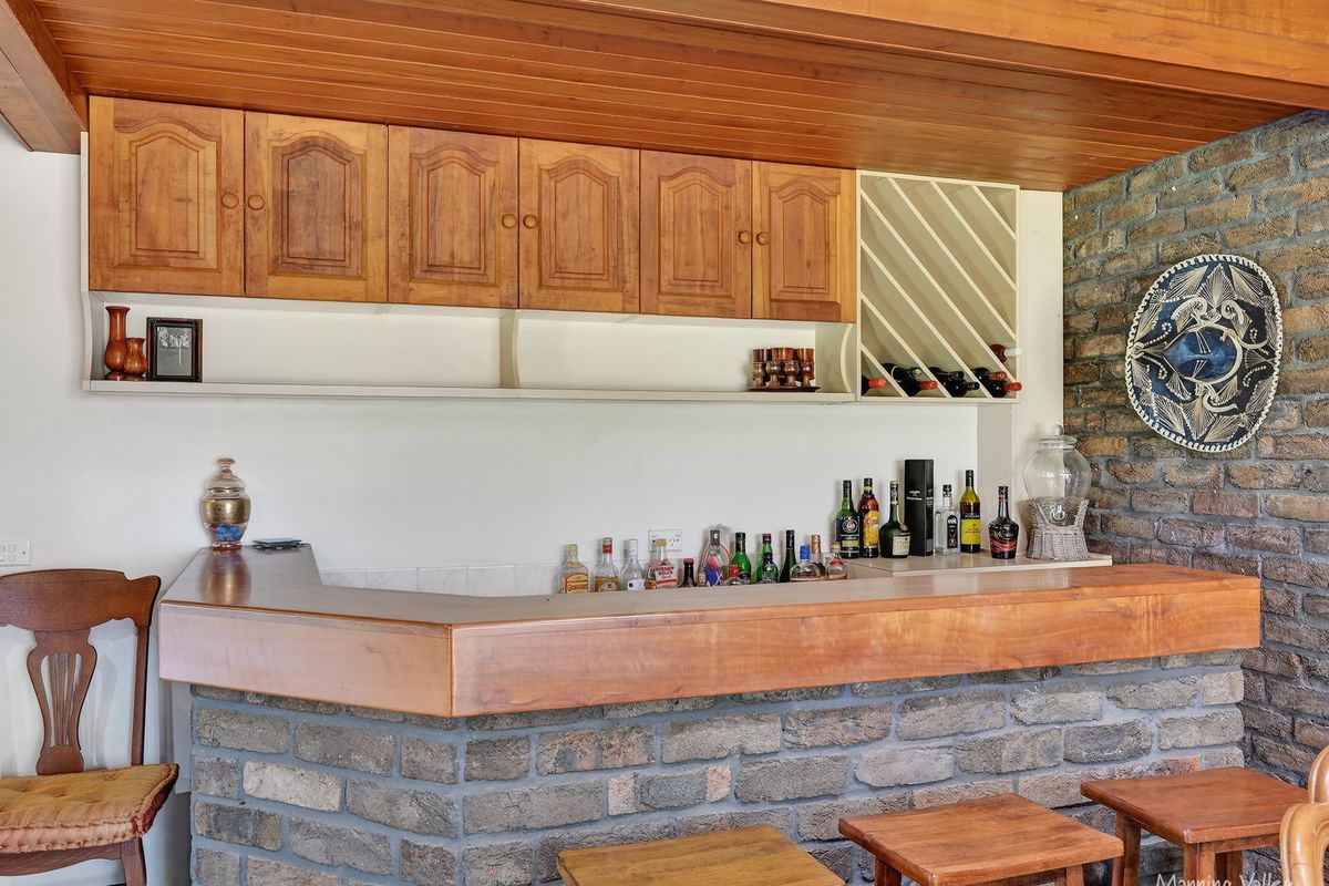 467 Tallwood Drive, Rainbow Flat