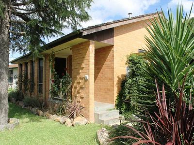 1 WARSAW CRESCENT, Wodonga