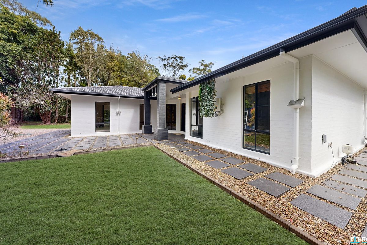 23 Dela Court, Cooroibah