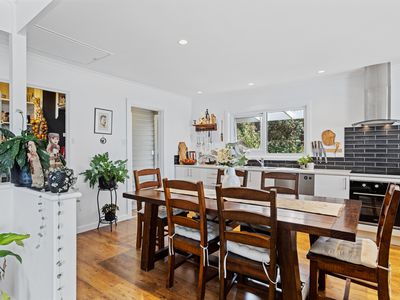 24 Thomas Road, Woodbridge