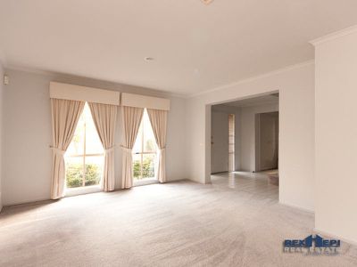 36 Lake View Drive, Narre Warren South