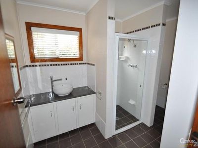 30 Hazelwood Drive, Dubbo