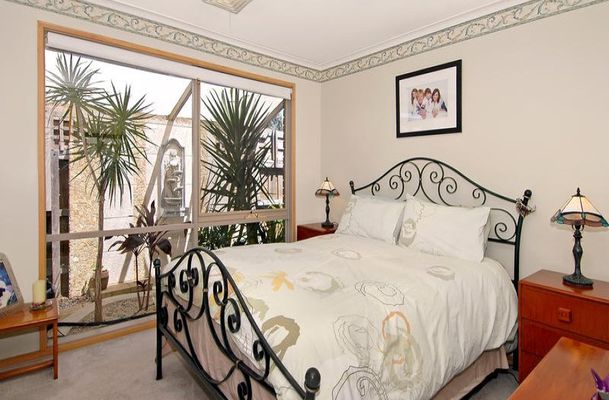 13 Yarcombe Crescent, Craigieburn