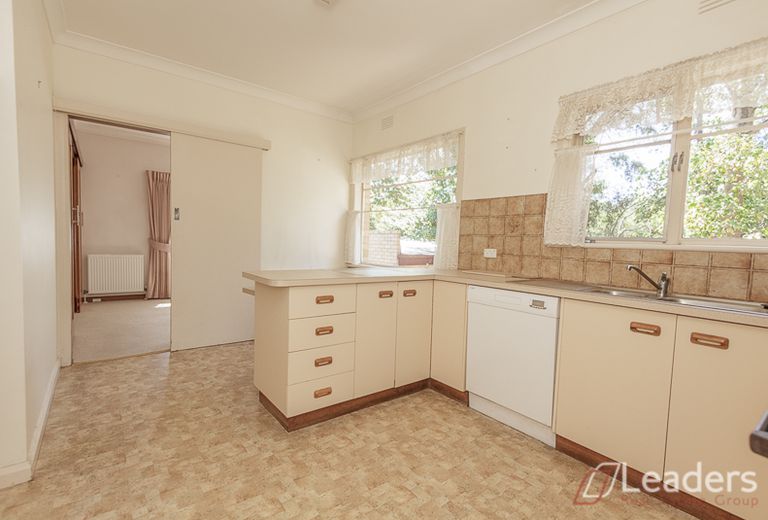 27 Deanswood Road, Forest Hill