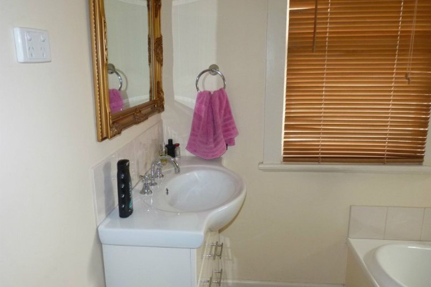 14 Robinson Street, Horsham