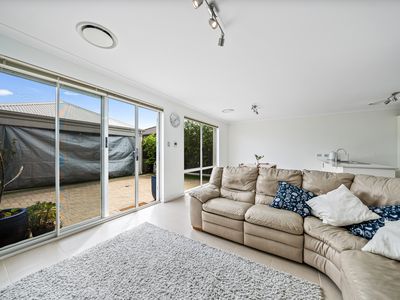 43 Sawooth Bend, Banksia Grove