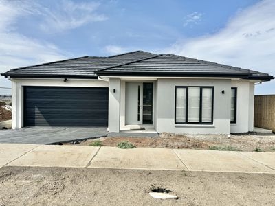 5 Tolkien Drive, Mambourin