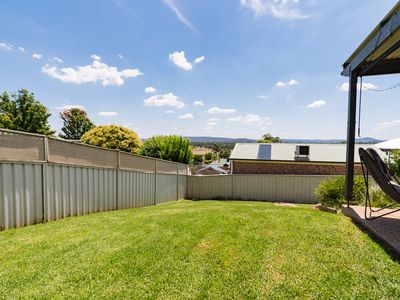 8 NEWMAN CRESCENT, Wodonga