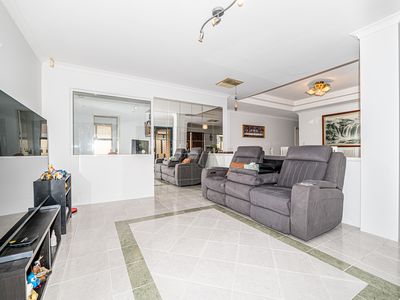 40 Delphine Ave, Dianella