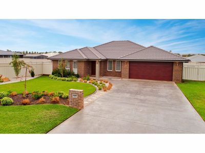 10 Hovea Court, Dubbo