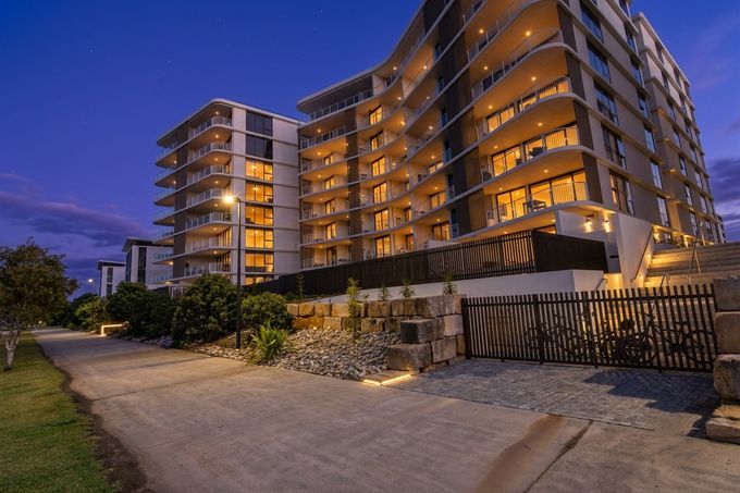 212 / 11 Waterside Retreat, Birtinya