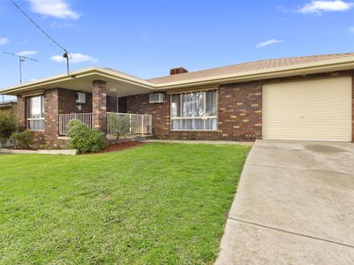 2 AVENEL ROAD, Seymour