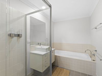 32 Brook Street, Wakerley