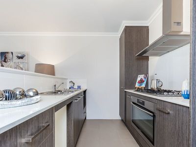 8/12 Willespie Drive, Pearsall
