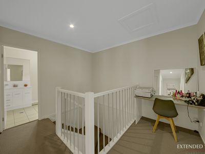 27 / 1 Collins Lane, Kin Kora