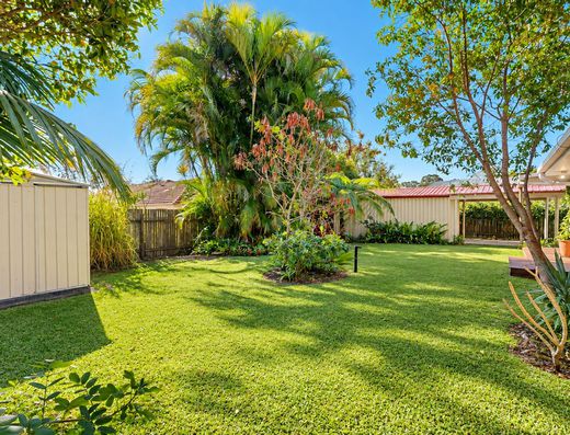Spacious, Light-Filled Living in a Quiet Old Tewantin Cul-de-Sac image 24