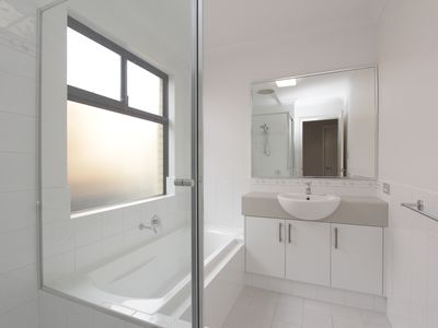 2 / 58 Central Avenue, Ascot