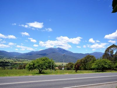 35 Kiewa Valley Highway , Tawonga South