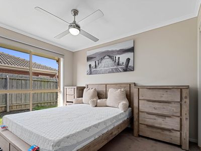 10 Songlark Crescent, Werribee