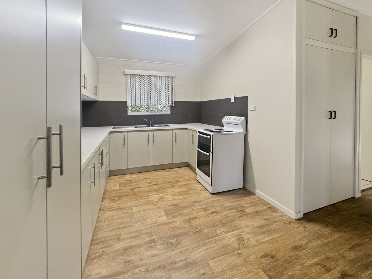 17 ARMSTRONG STREET, Atherton