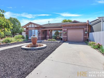 2 / 8 Ashwin Close, Horsham