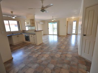 18 / 25-35 Egret Crescent, South Hedland