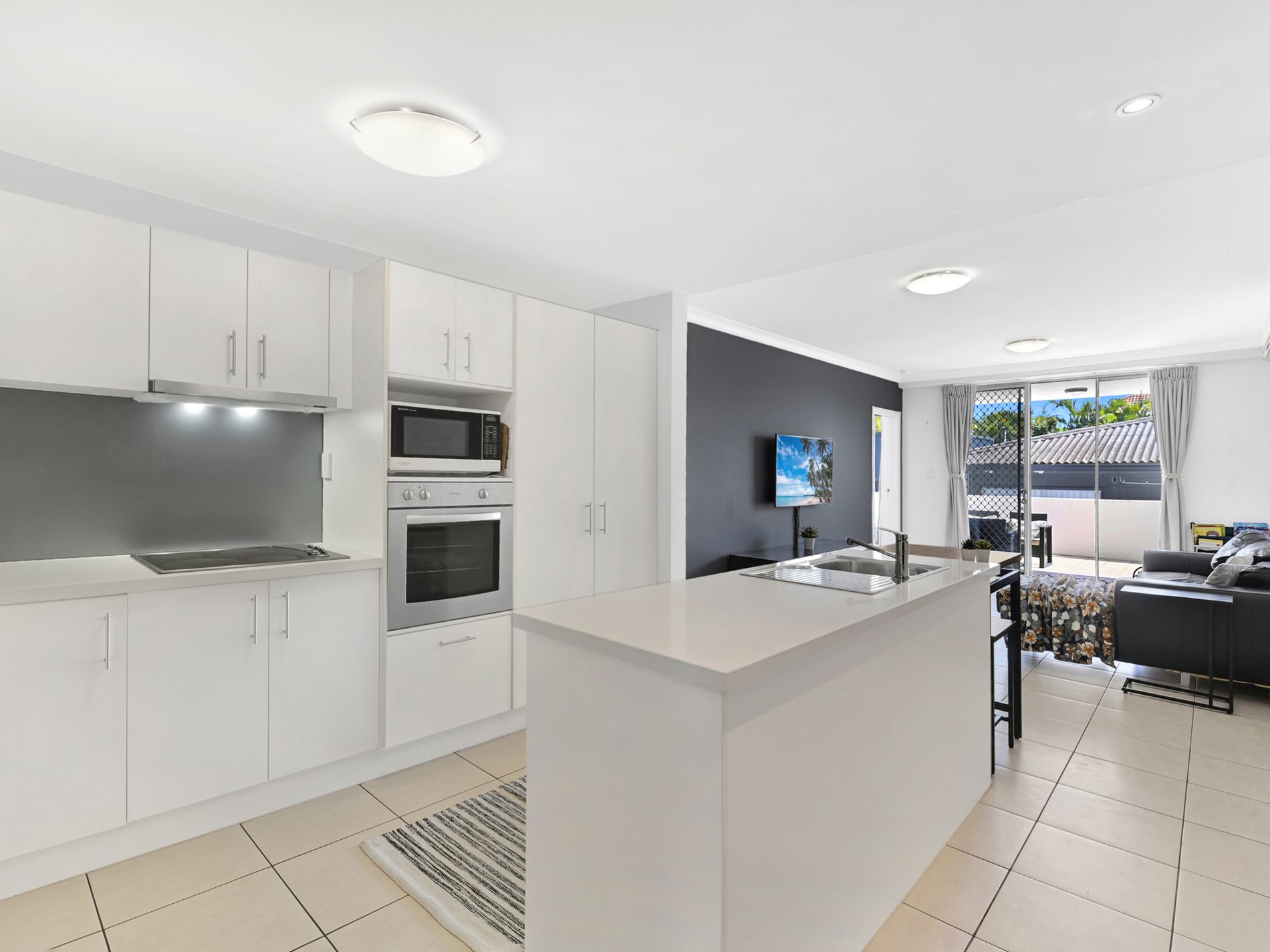 2 / 2254 Gold Coast Hwy, Mermaid Beach