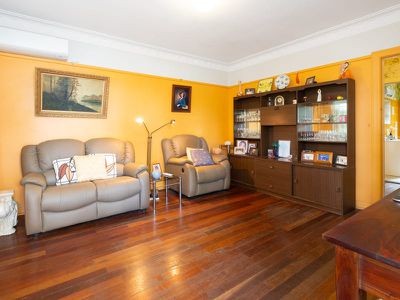 21 Cyclamen St, Inala