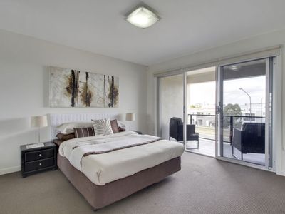 2 / 65 Anthony Rolfe Avenue, Gungahlin