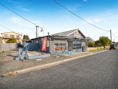 Iconic & Thriving - Chefs Catch, Beauty Point