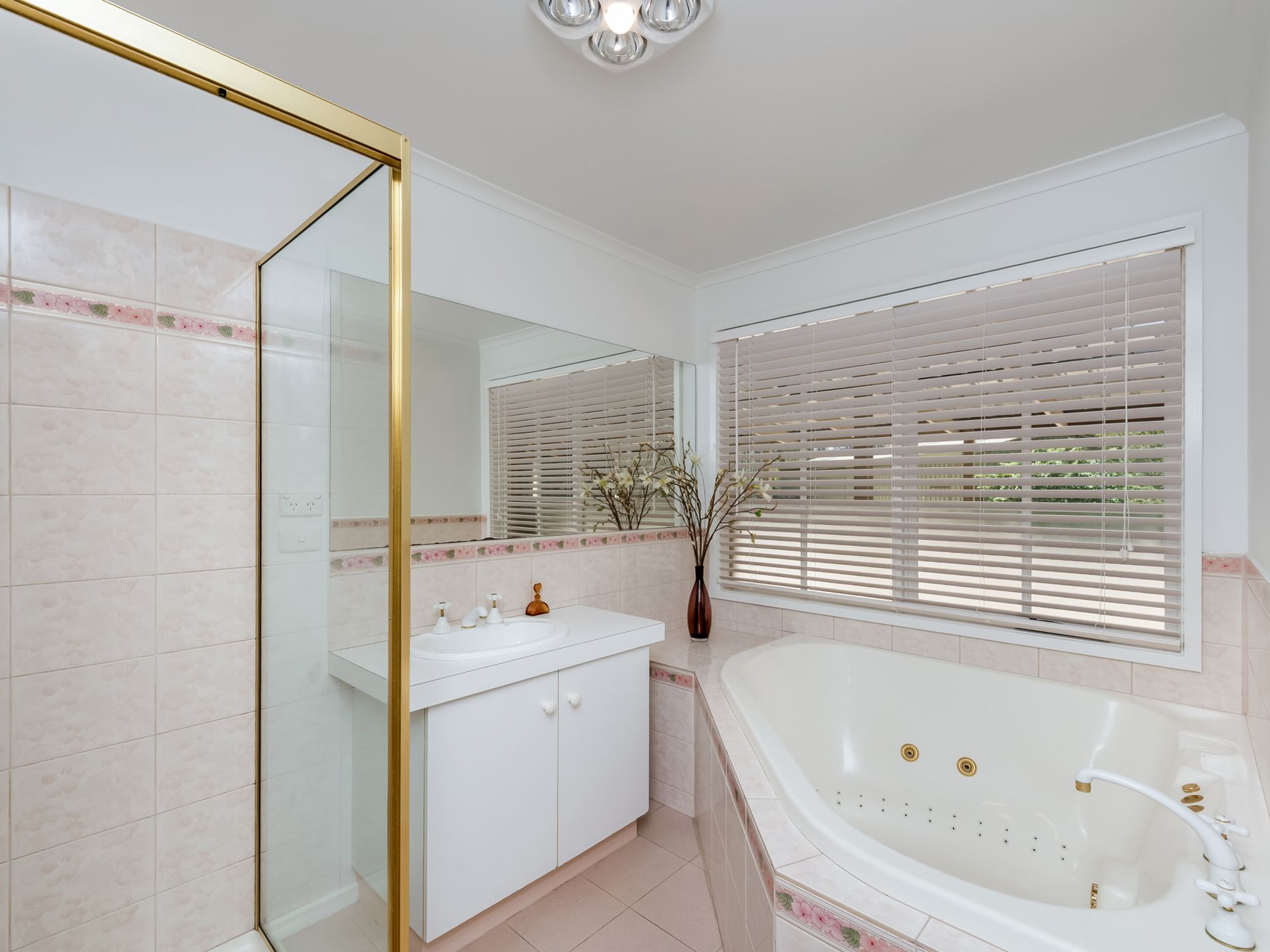 4 Shakespere Street, Heathcote