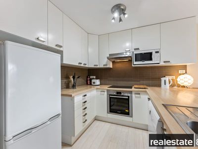 19 / 35 Goderich, East Perth