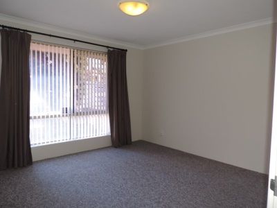 B / 8 Flora Gardens, Alexander Heights