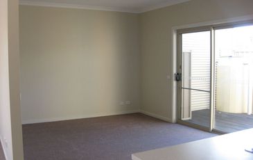2 / 9 Slingsby Avenue, Beaconsfield