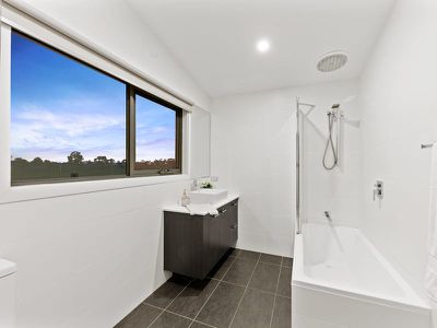 2 Loch Crescent, Strathmore