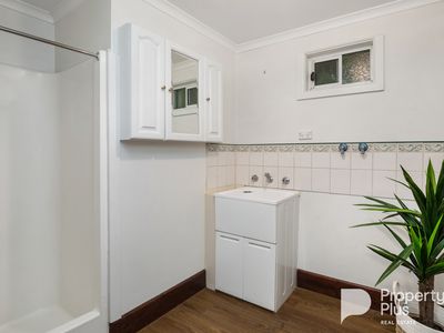 24 Neale Street, Kennington