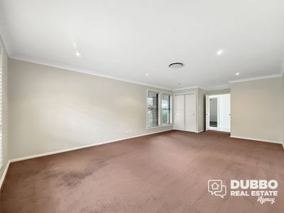 10 Holmwood Drive, Dubbo
