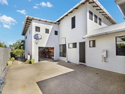 16 Riverwood Drive, Idalia