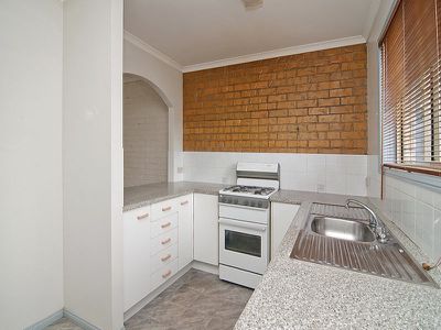 2 / 99 Barbaralla Drive, Springwood