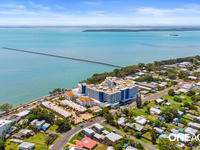 115 / 569-571 The Esplanade, Urangan