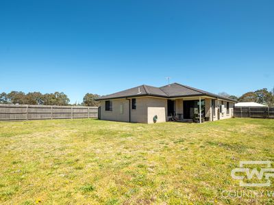 22 Claret Ash Drive, Guyra