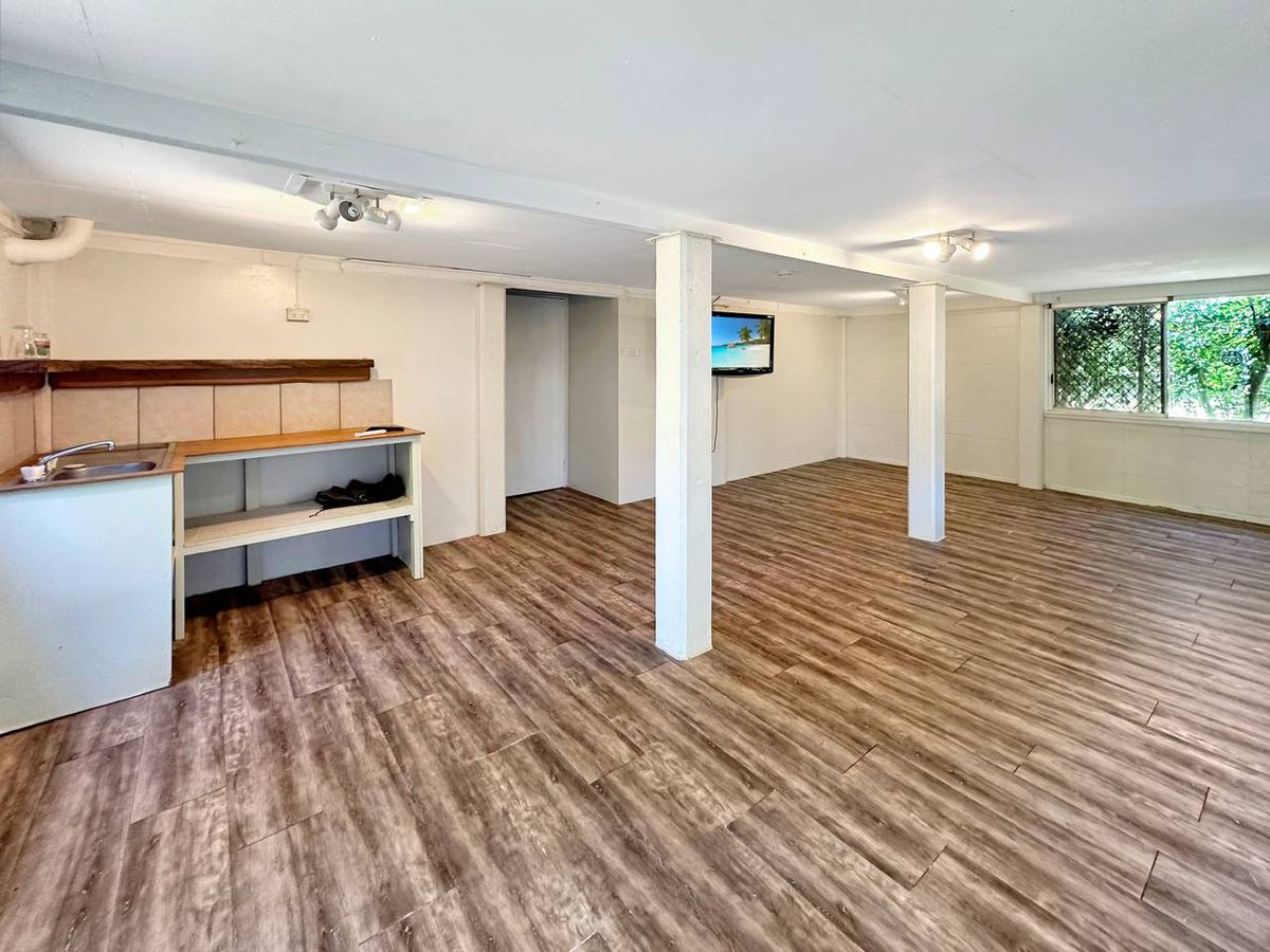 7 Eighth Avenue, Atherton