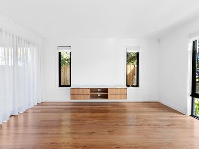 36 Stapley Crescent, Altona North