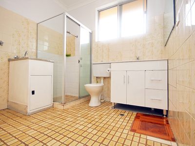 1 / 2 Browning Avenue, Lakemba