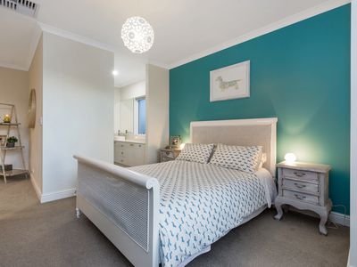 102 Seaside Avenue, Yanchep