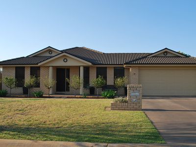 10 Cronin Place, Dubbo