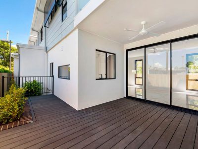 2 / 7 Turpin Road, Labrador