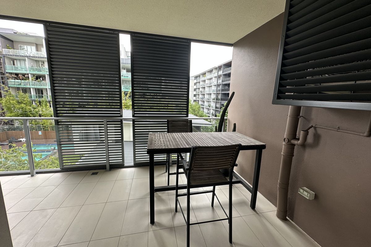 8406 / 55 Forbes Street, West End