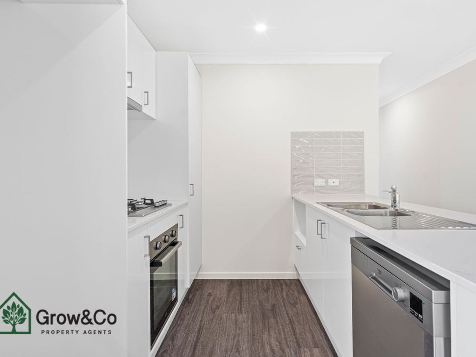 Investor or Two families! under $1.15 m Dual Home 